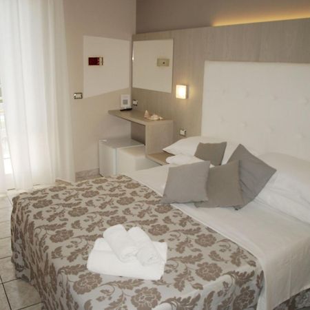 Hotel Stefan Room & Breakfast Gatteo a Mare Esterno foto