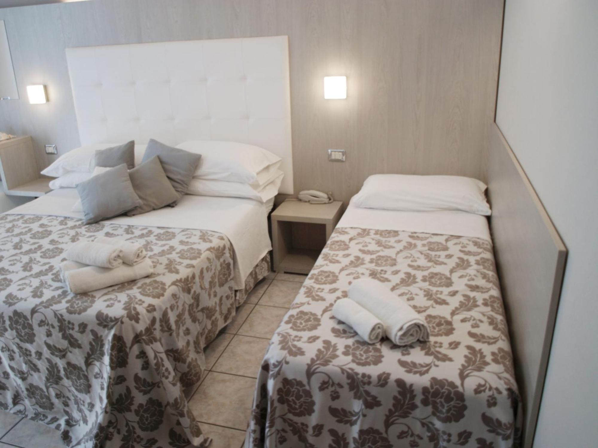 Hotel Stefan Room & Breakfast Gatteo a Mare Esterno foto