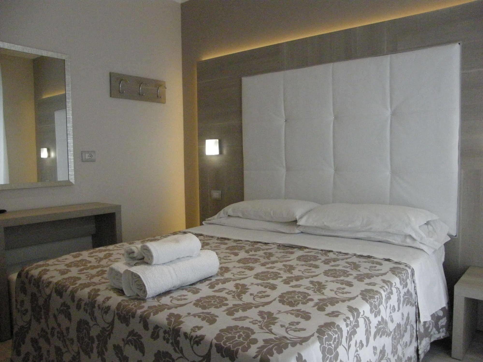 Hotel Stefan Room & Breakfast Gatteo a Mare Esterno foto