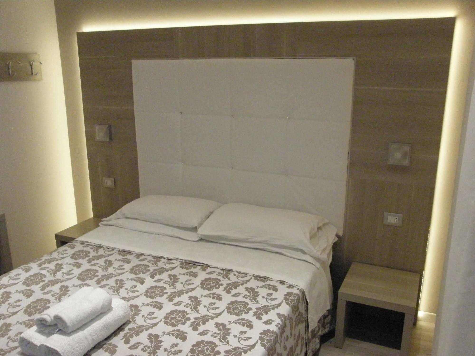 Hotel Stefan Room & Breakfast Gatteo a Mare Esterno foto