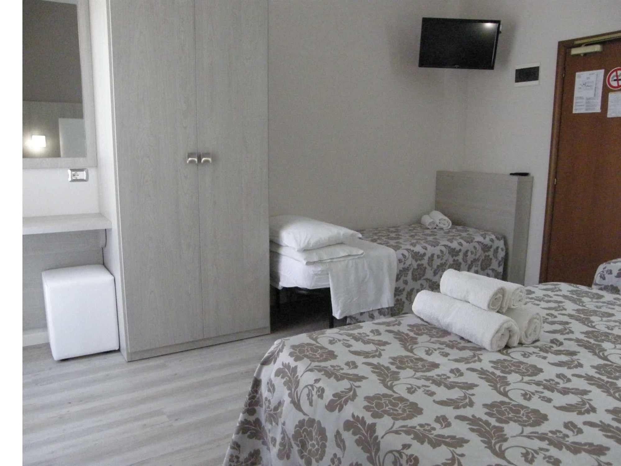 Hotel Stefan Room & Breakfast Gatteo a Mare Esterno foto